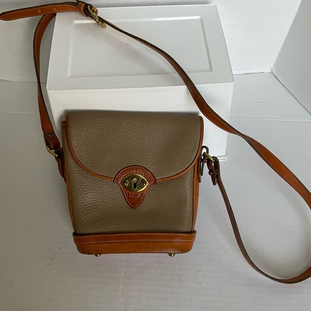 Vintage Dooney Bourke Bucket Bag Handbag All Weather Purse Brown Taupe Womens